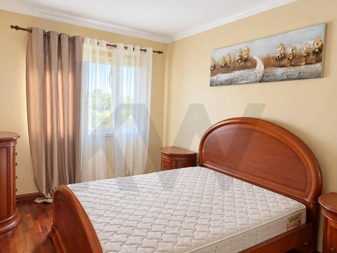 Apartamento T2 para Venda em Carregado e Cadafais Foto 13