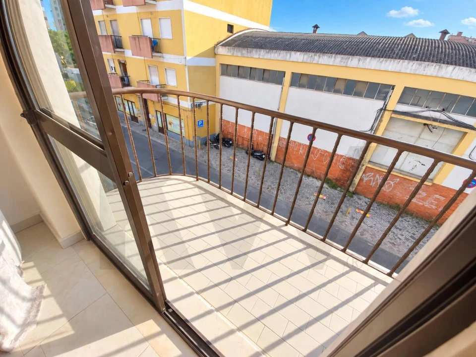 Apartamento T2 para Venda em Carregado e Cadafais Foto 7