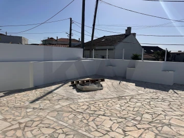 Quarto para Arrendamento em Charneca de Caparica e Sobreda