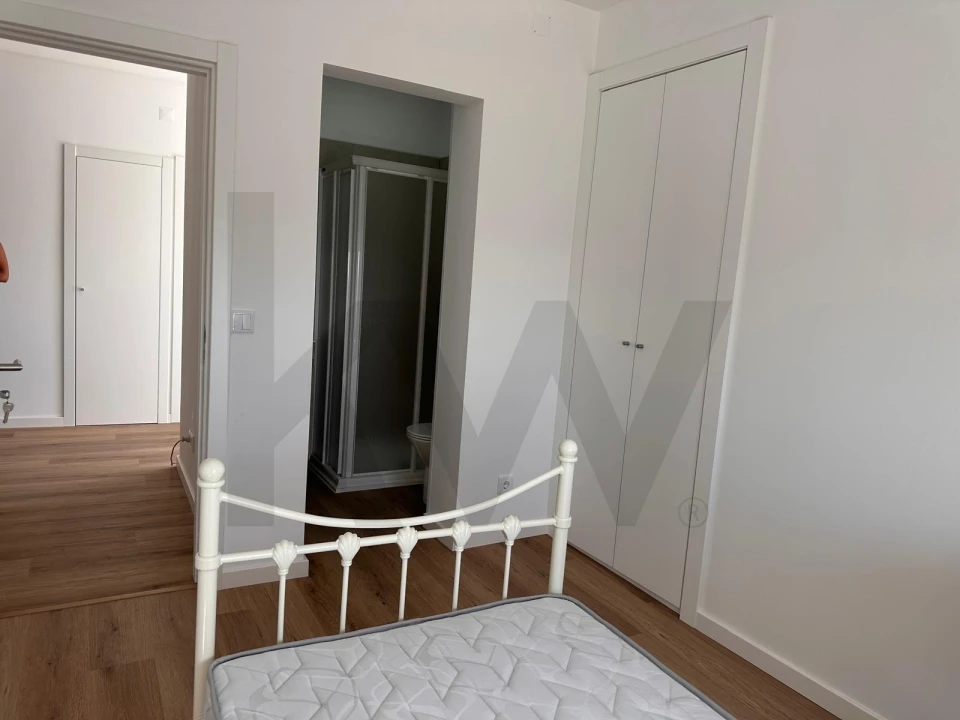 Quarto para Arrendamento em Charneca de Caparica e Sobreda Foto 4