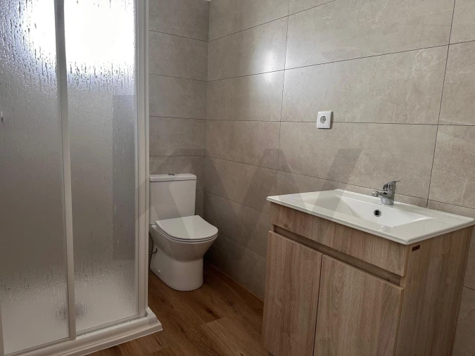 Quarto para Arrendamento em Charneca de Caparica e Sobreda Foto 10