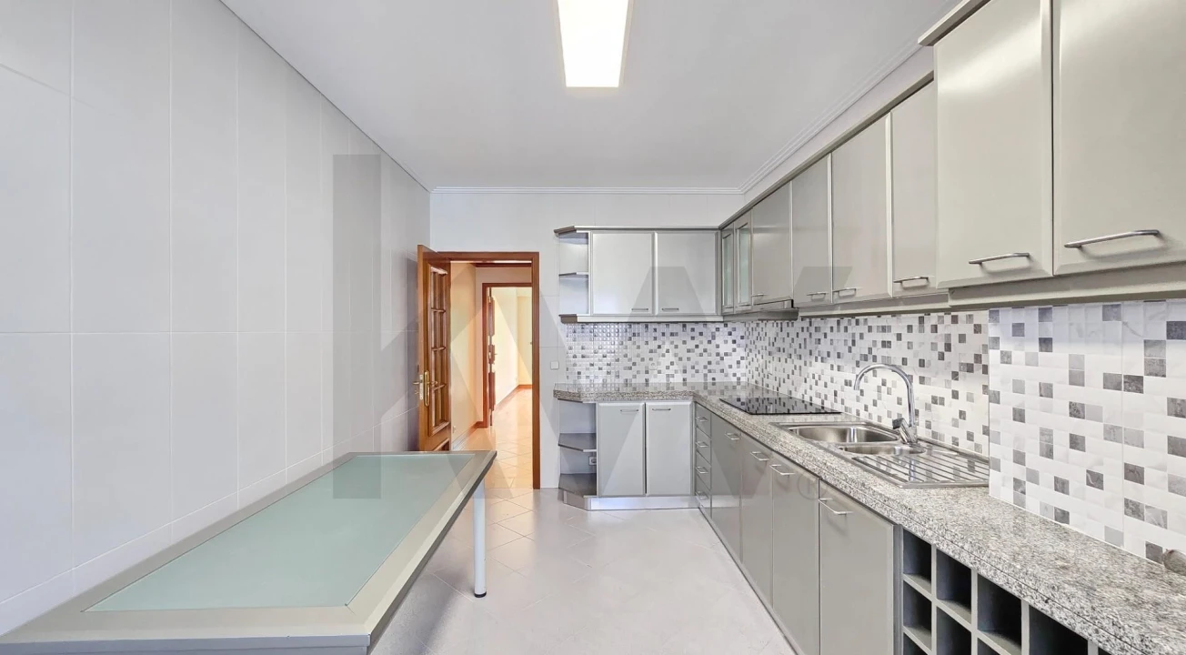 Apartamento T2 para Arrendamento em Glória e Vera Cruz Foto 12