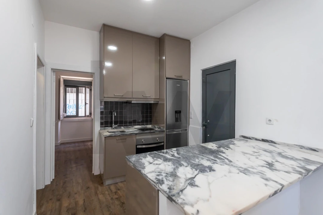Apartamento T1 para Venda em Alvalade Foto 10