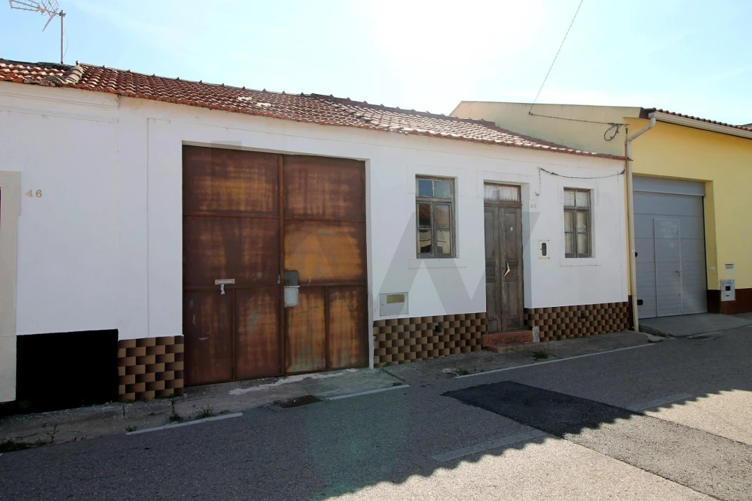 Moradia T4 para Venda em Alqueidão Foto 1