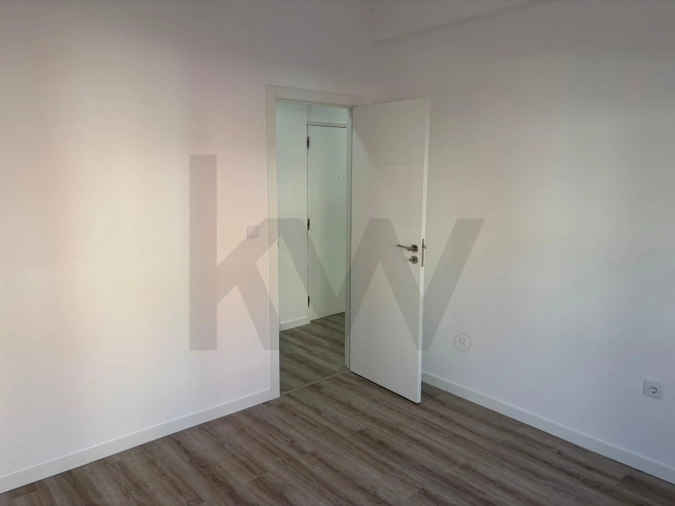 Apartamento T2 para Arrendamento em Alto do Seixalinho, Santo André e Verderena Foto 9