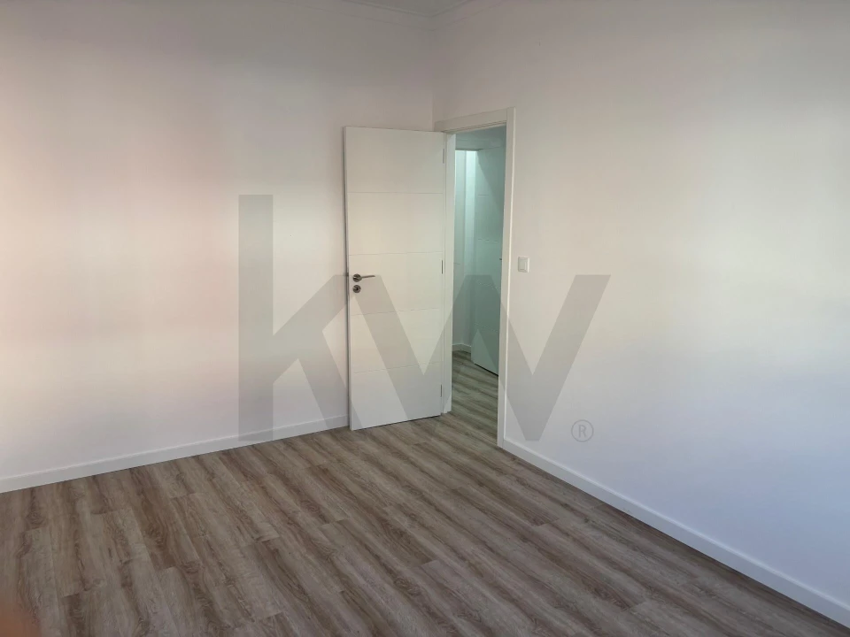 Apartamento T2 para Arrendamento em Alto do Seixalinho, Santo André e Verderena Foto 11