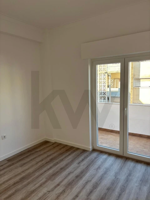 Apartamento T2 para Arrendamento em Alto do Seixalinho, Santo André e Verderena