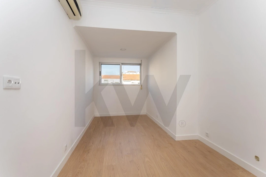 Apartamento T4 para Venda em Almada, Cova da Piedade, Pragal e Cacilhas Foto 22