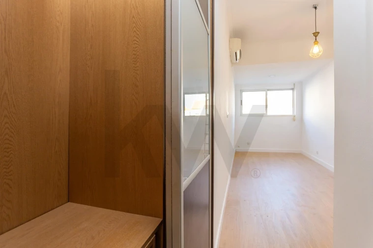 Apartamento T4 para Venda em Almada, Cova da Piedade, Pragal e Cacilhas Foto 16