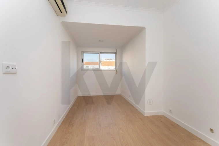 Apartamento T4 para Venda em Almada, Cova da Piedade, Pragal e Cacilhas Foto 22