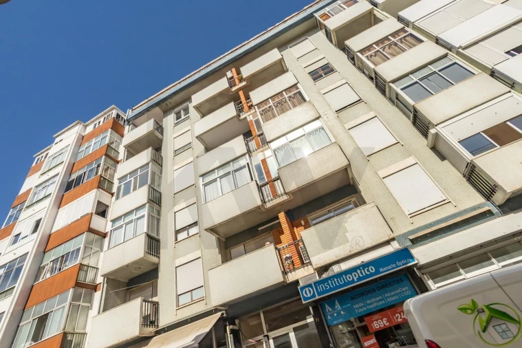 Apartamento T4 para Venda em Almada, Cova da Piedade, Pragal e Cacilhas Foto 36
