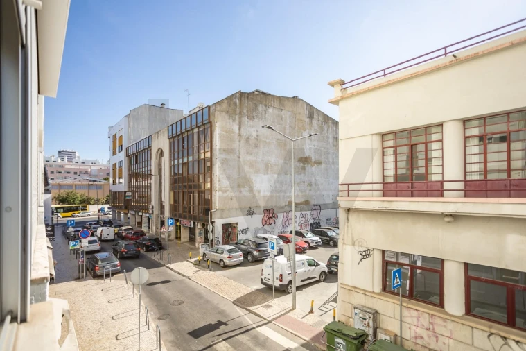 Apartamento T4 para Venda em Almada, Cova da Piedade, Pragal e Cacilhas Foto 39