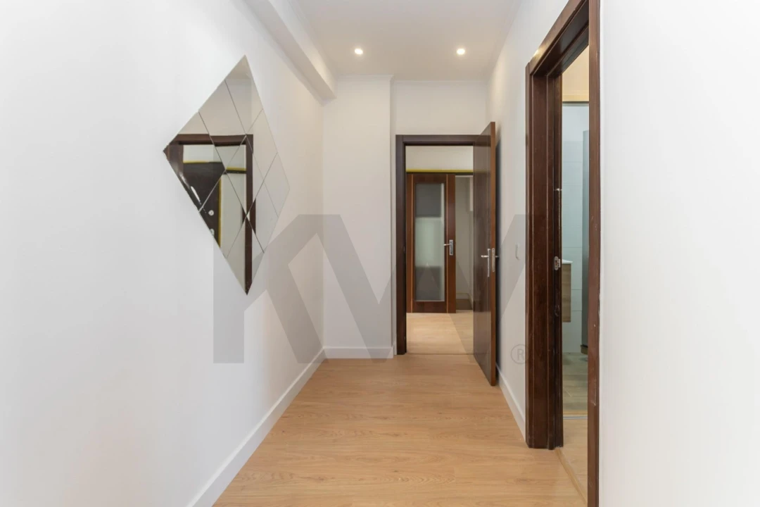 Apartamento T4 para Venda em Almada, Cova da Piedade, Pragal e Cacilhas Foto 5