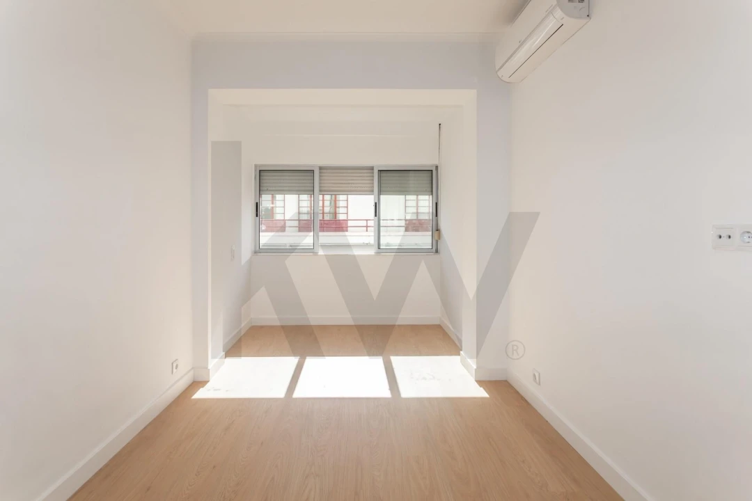 Apartamento T4 para Venda em Almada, Cova da Piedade, Pragal e Cacilhas Foto 23