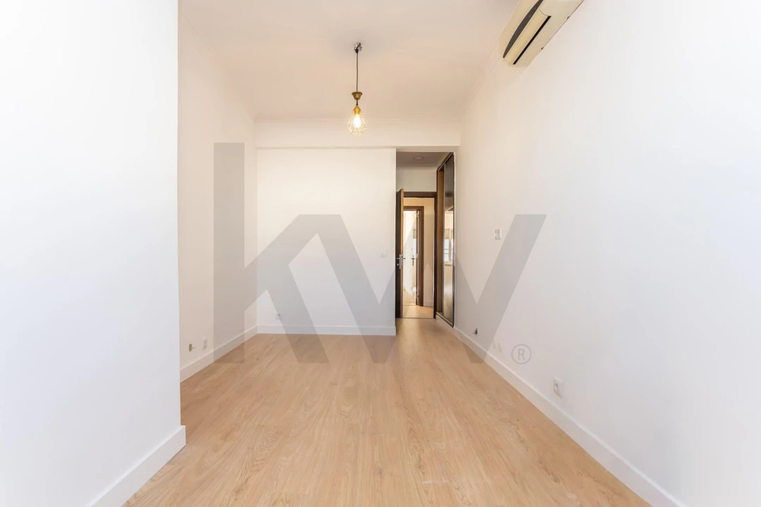 Apartamento T4 para Venda em Almada, Cova da Piedade, Pragal e Cacilhas Foto 18