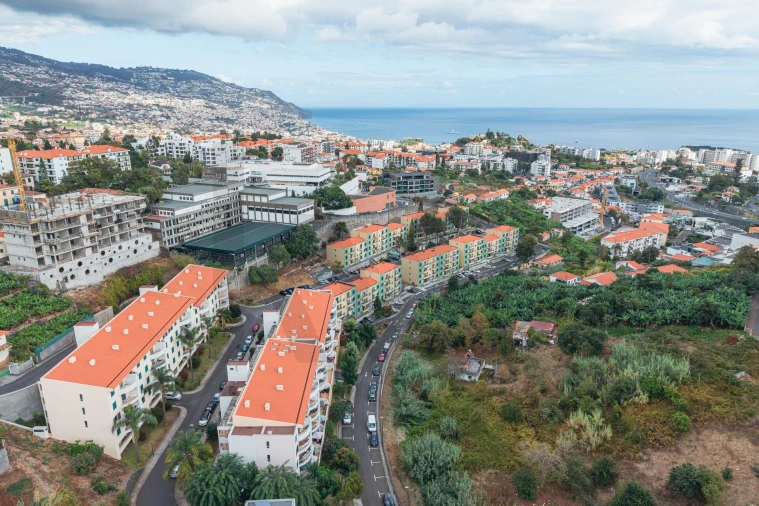 Apartamento T3 para Venda em Santo Antonio Foto 3