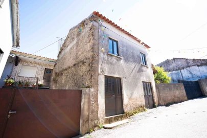 Moradia T2 para Venda em Figueira de Lorvão