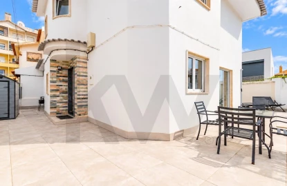 Moradia T4 para Venda em Carcavelos e Parede