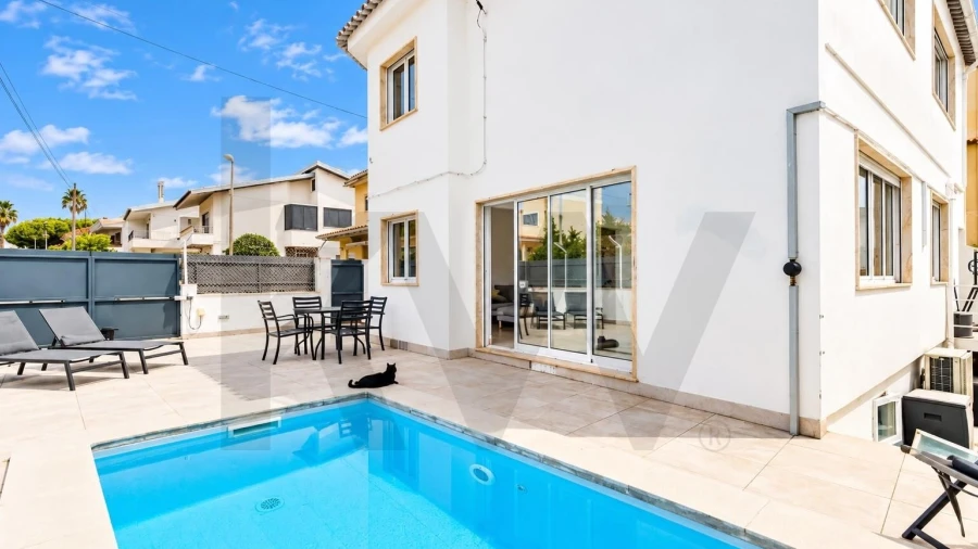 Moradia T4 para Venda em Carcavelos e Parede