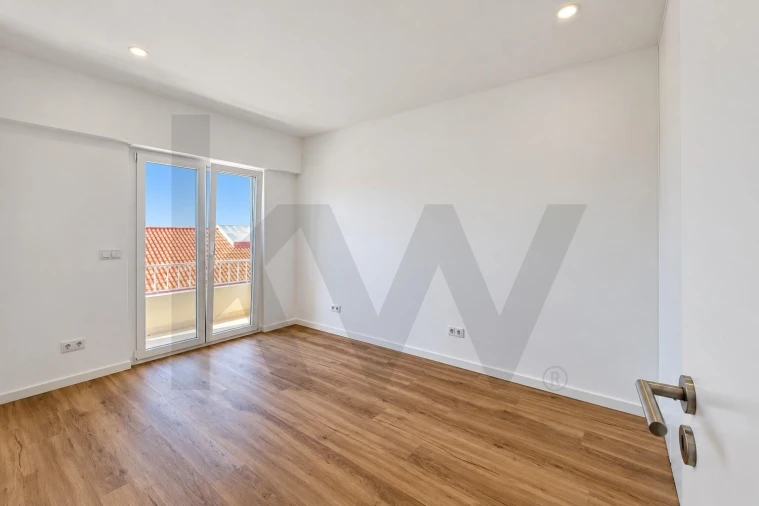 Apartamento T1 para Venda em Amora Foto 10