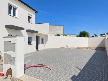Moradia T3 para Venda em Arcozelo
