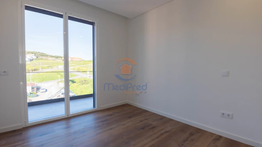 Apartamento T3 para Venda em Santo António dos Cavaleiros e Frielas