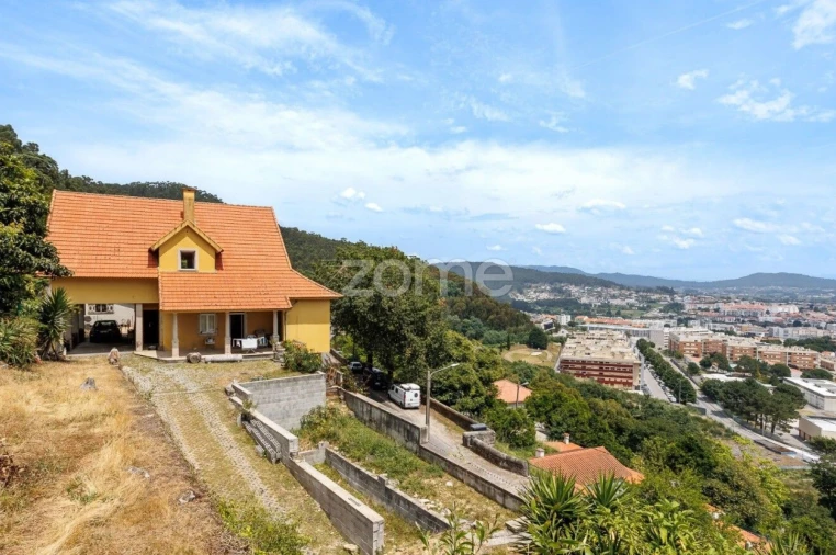 Moradia T4 para Venda em Santa Maria Maior e Monserrate e Meadela Foto 5
