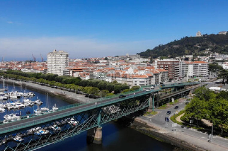 Moradia T4 para Venda em Santa Maria Maior e Monserrate e Meadela Foto 19