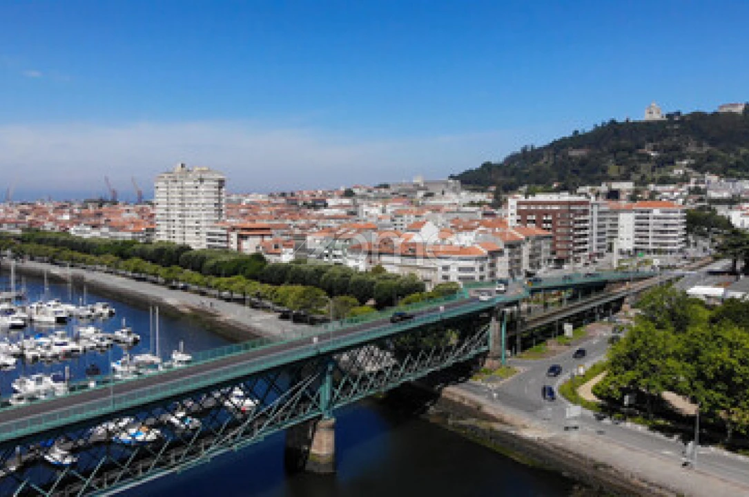 Moradia T4 para Venda em Santa Maria Maior e Monserrate e Meadela Foto 19