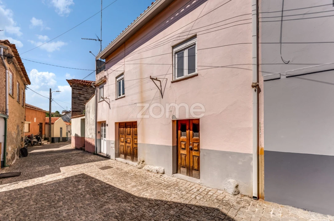 Moradia T4 para Venda em Côja e Barril de Alva Foto 1