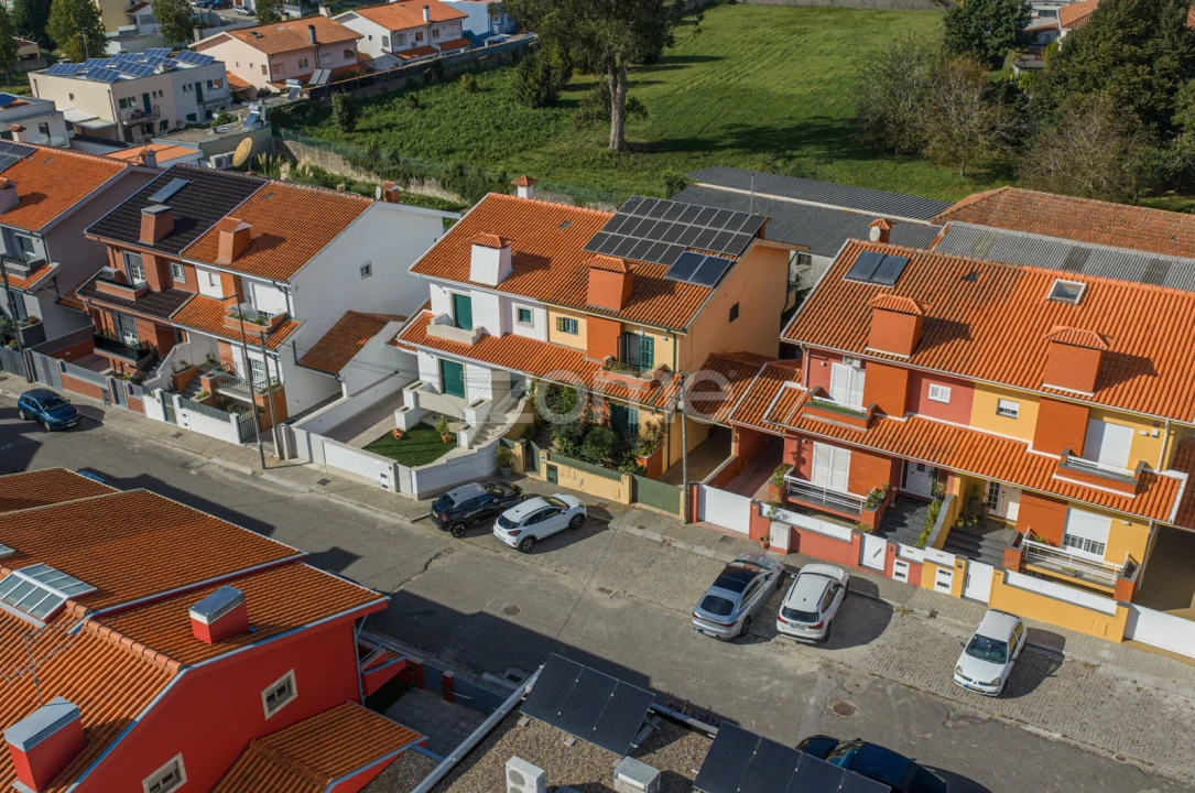 Moradia T3 para Venda em Serzedo e Perosinho Foto 27