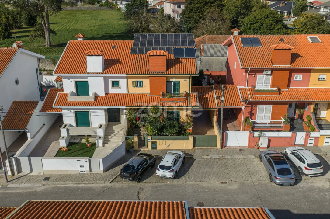 Moradia T3 para Venda em Serzedo e Perosinho Foto 2