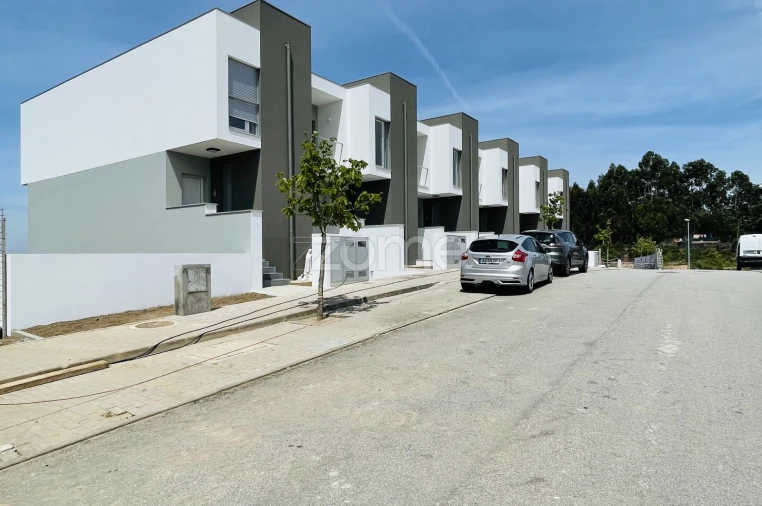 Moradia T3 para Venda em Gondifelos, Cavalões e Outiz Foto 29