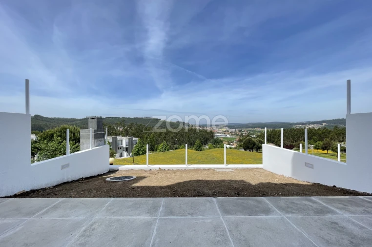 Moradia T3 para Venda em Gondifelos, Cavalões e Outiz Foto 24