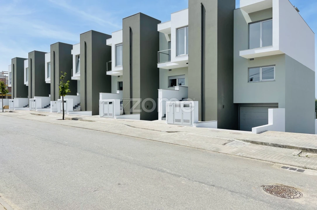 Moradia T3 para Venda em Gondifelos, Cavalões e Outiz Foto 30