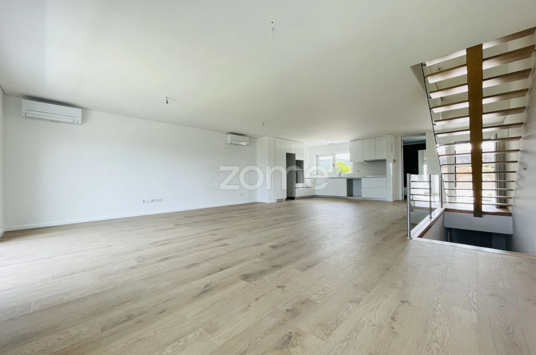 Moradia T3 para Venda em Gondifelos, Cavalões e Outiz Foto 33