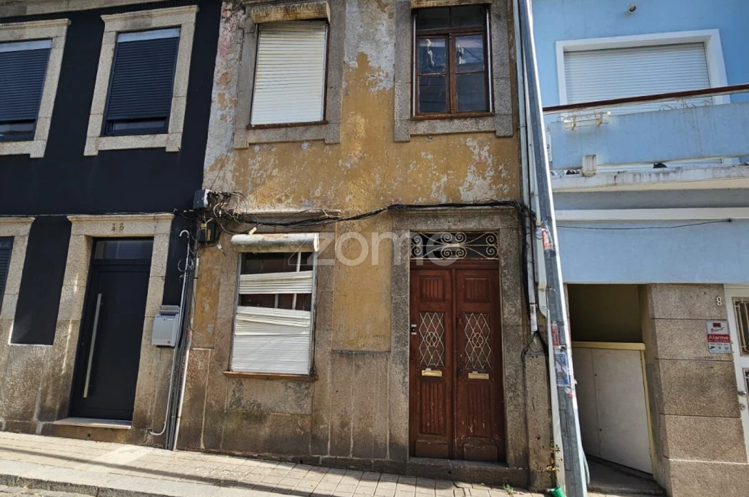 Moradia T4 para Venda em Paranhos Foto 9