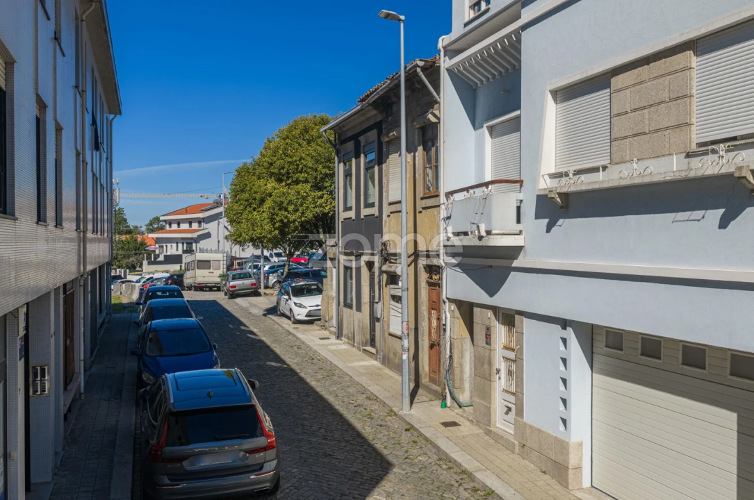 Moradia T4 para Venda em Paranhos Foto 13