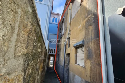 Moradia T4 para Venda em Paranhos