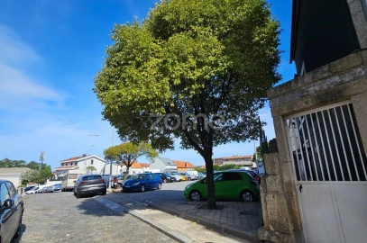 Moradia T4 para Venda em Paranhos
