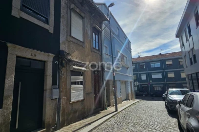 Moradia T4 para Venda em Paranhos