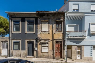 Moradia T4 para Venda em Paranhos