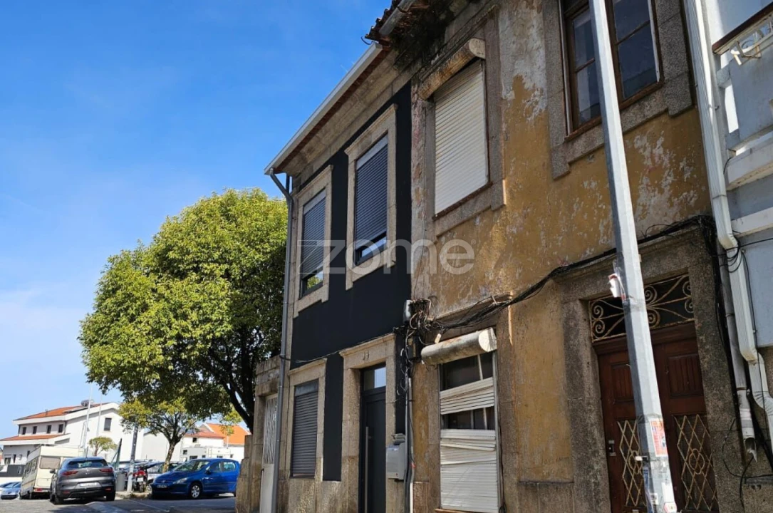 Moradia T4 para Venda em Paranhos Foto 14