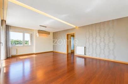Apartamento T3 para Venda em Mafamude e Vilar do Paraíso