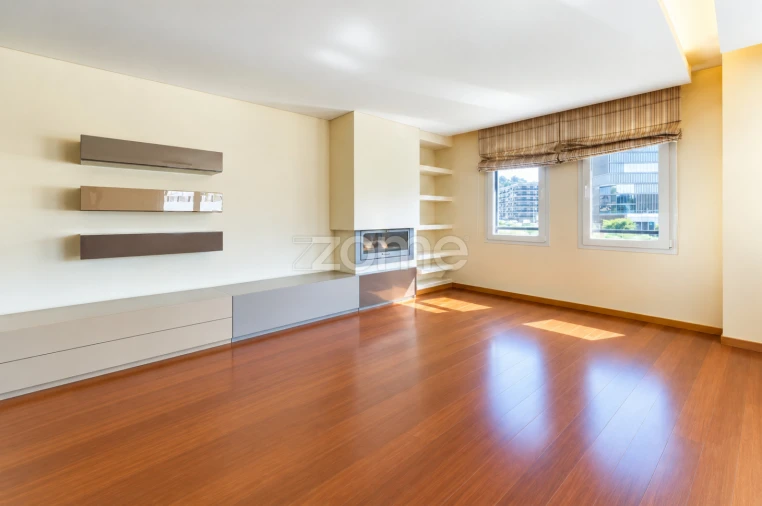 Apartamento T3 para Venda em Mafamude e Vilar do Paraíso Foto 4