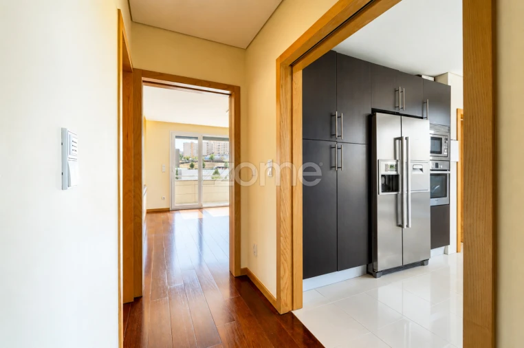 Apartamento T3 para Venda em Mafamude e Vilar do Paraíso Foto 2