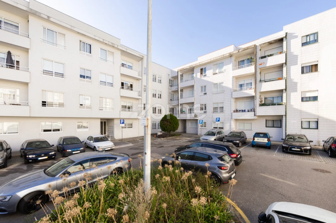 Apartamento T2 para Venda em Mafamude e Vilar do Paraíso Foto 1