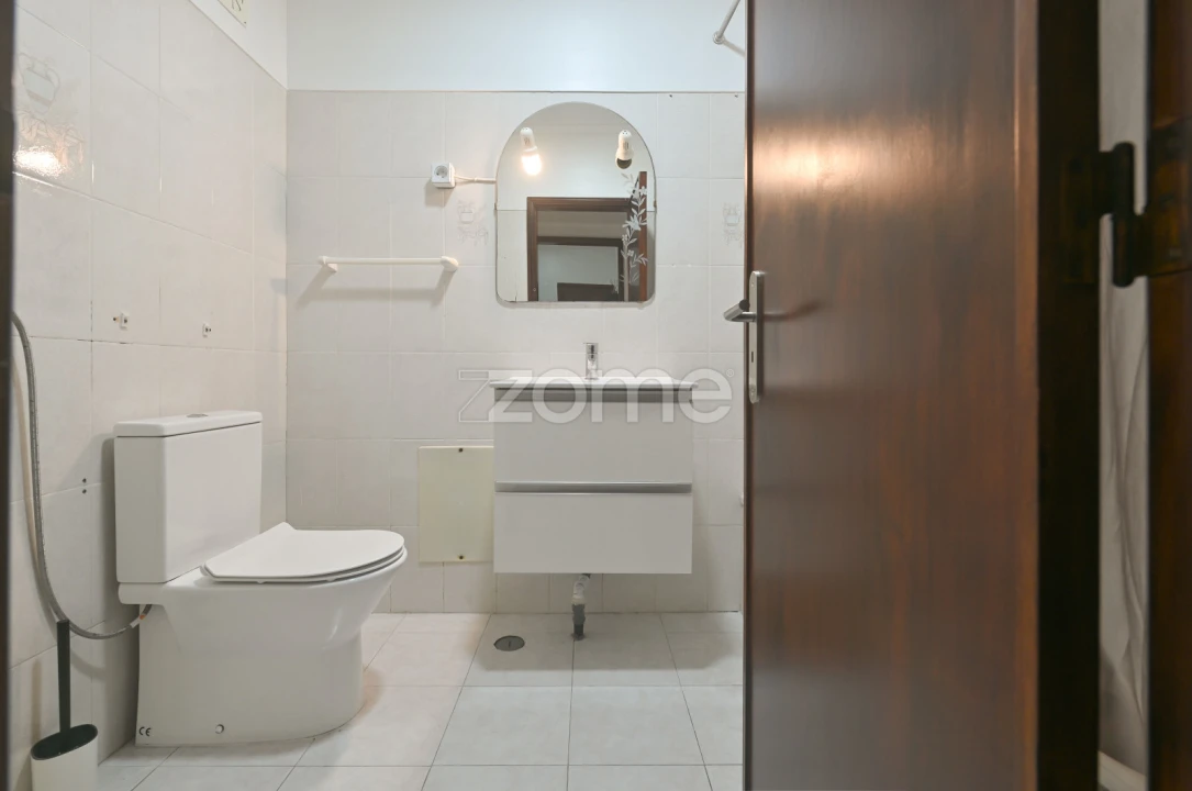 Apartamento T2 para Venda em Rio de Mouro Foto 11