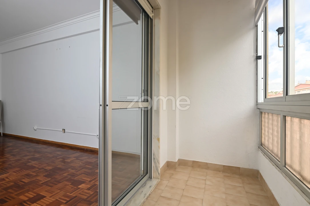 Apartamento T2 para Venda em Rio de Mouro Foto 14