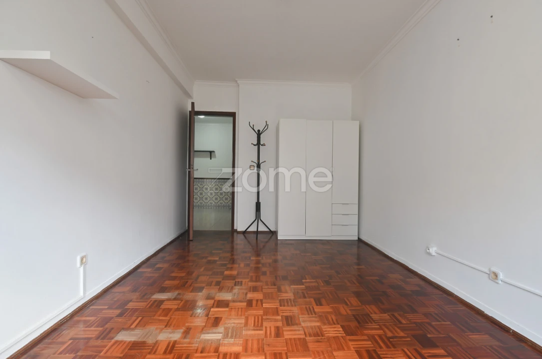 Apartamento T2 para Venda em Rio de Mouro Foto 22